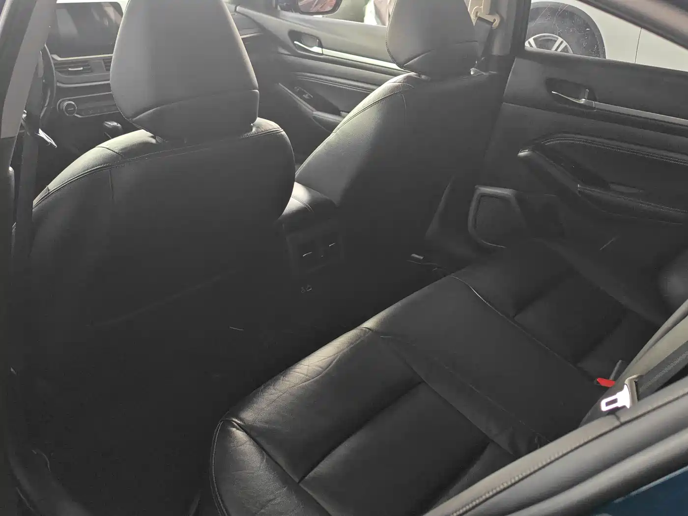 Photo 4 - Nissan Teana