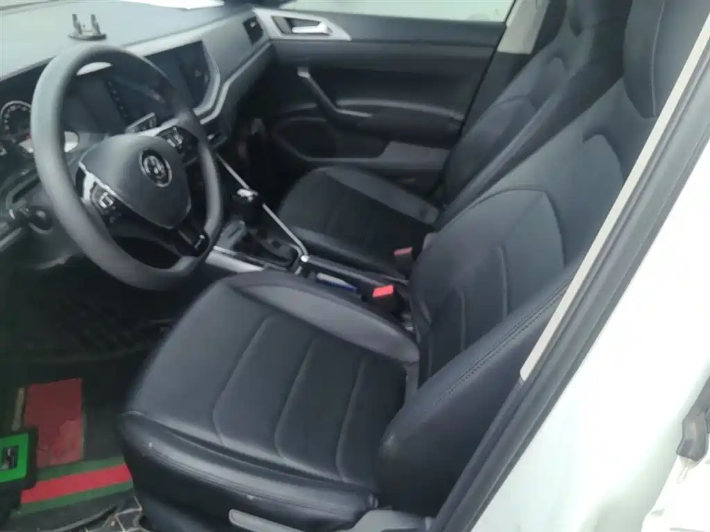 Volkswagen Polo 2019 Plus 1.5L Automatic Panorama Enjoyment Edition фото 15