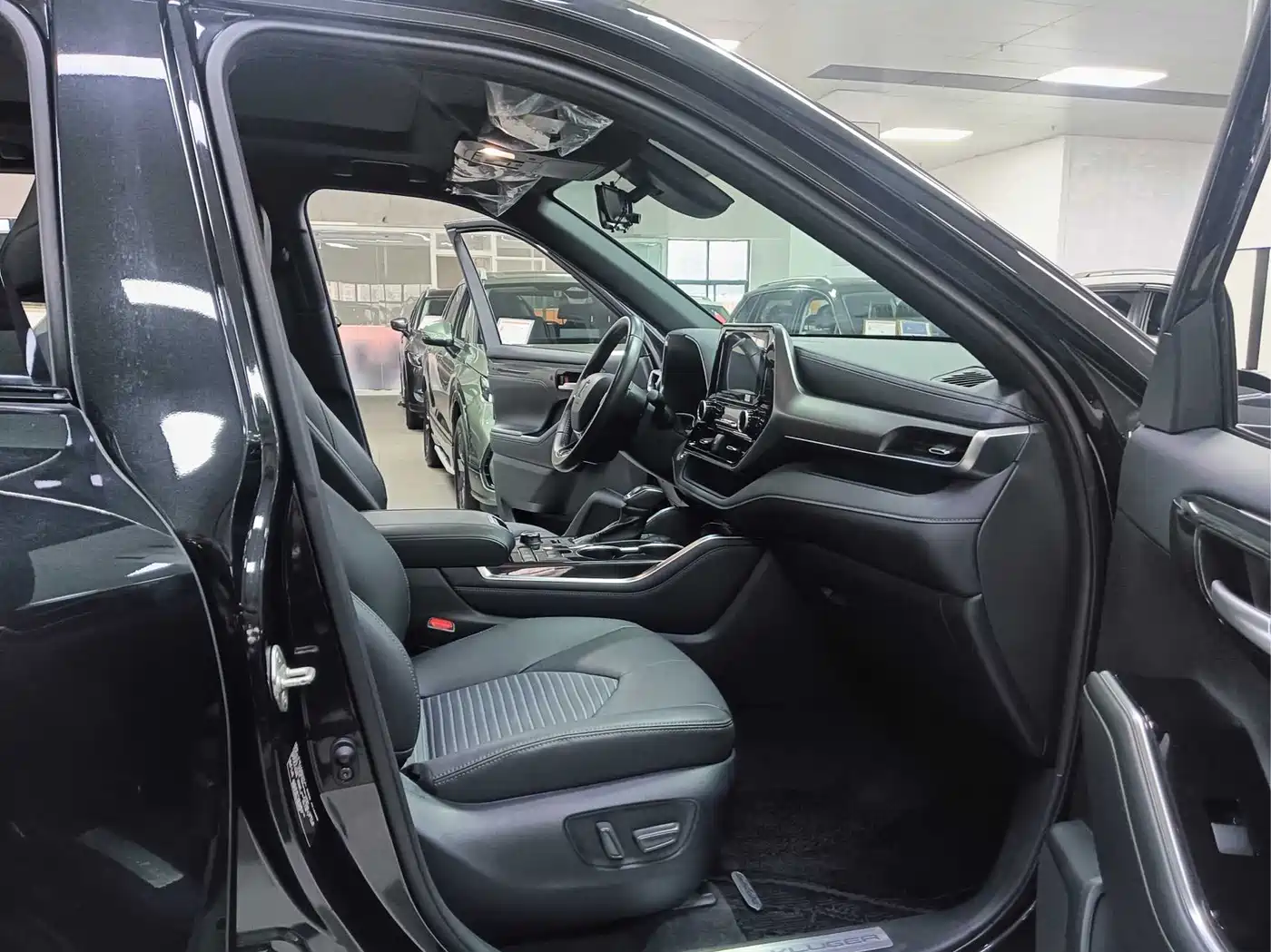 Фото 10 - Toyota Crown Kluger