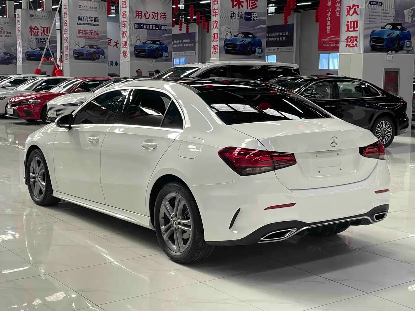 Mercedes-Benz A-Class 2022 A 180 L Sport Sedan фото 6