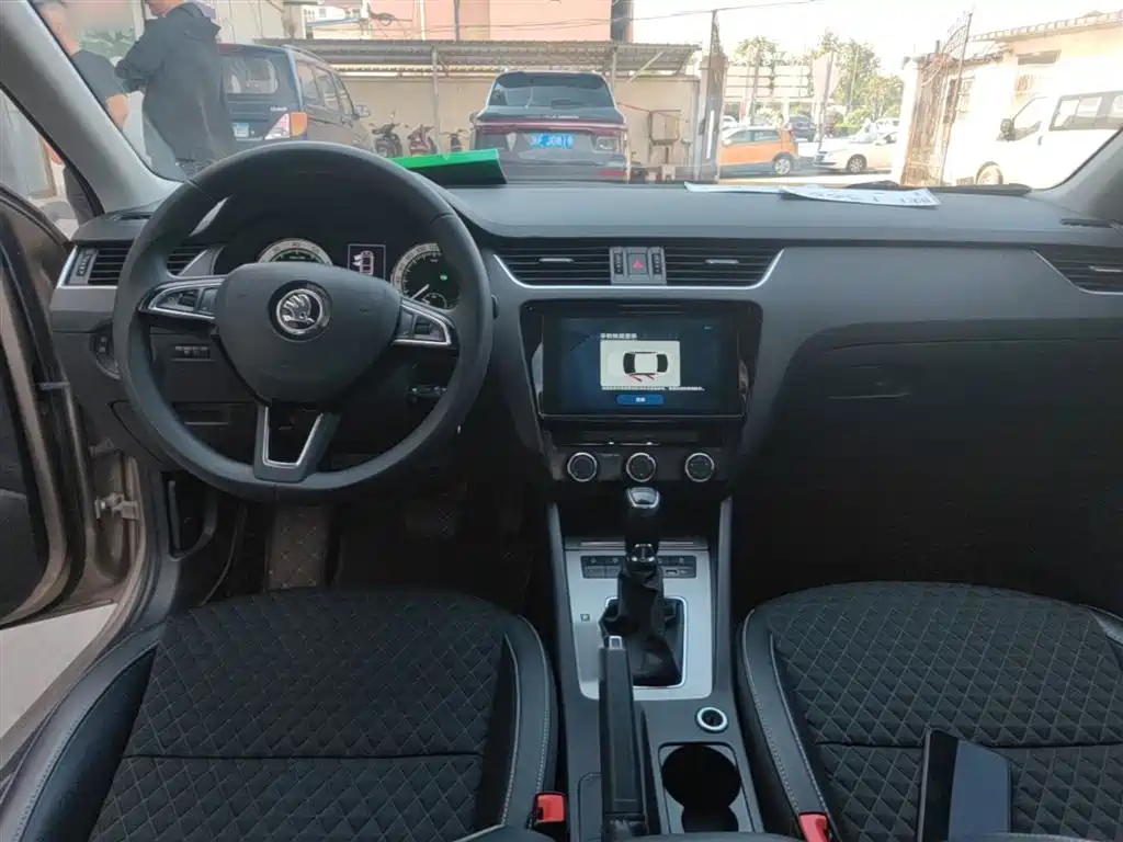 SKODA OCTAVIA