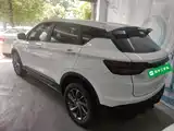 Фото 23 - Geely Coolray
