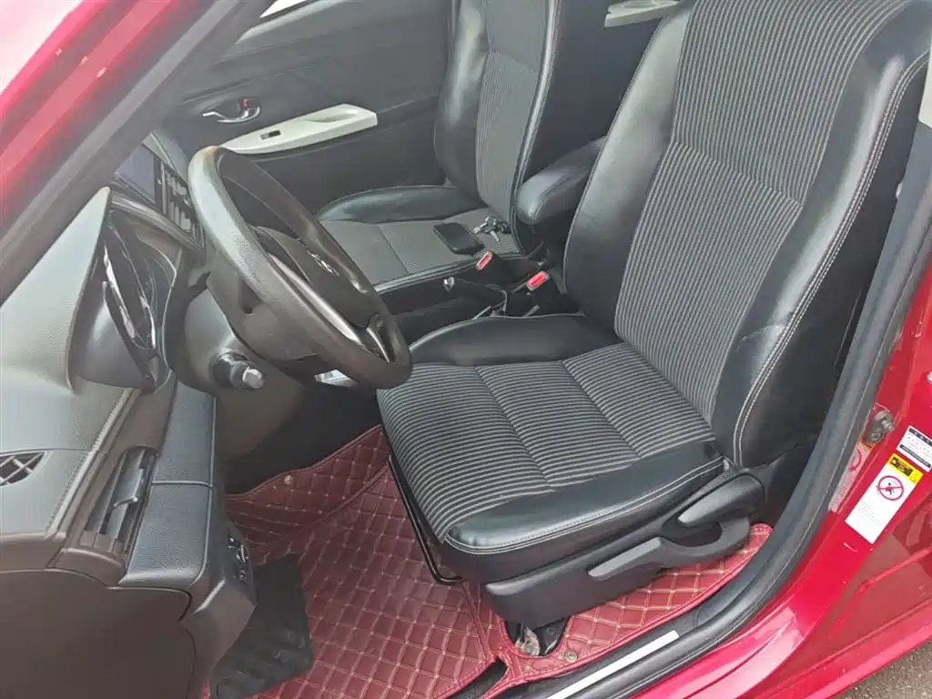 Toyota YARiS L Zhi Xuan 2015 1.5G Auto Sunroof Special Edition фото 11