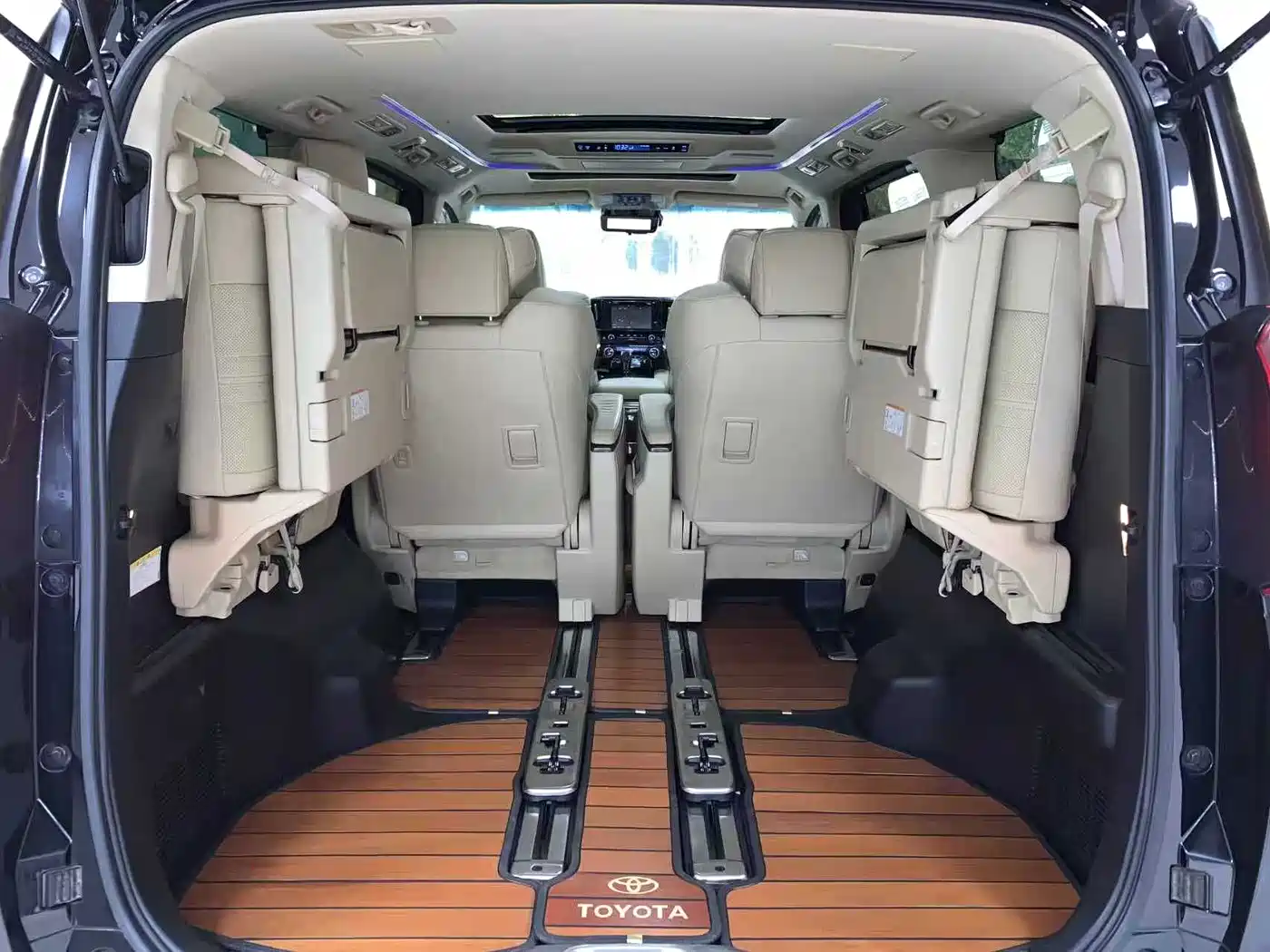 Toyota Alphard 2019 Hybrid 2.5L Premium Edition фото 12
