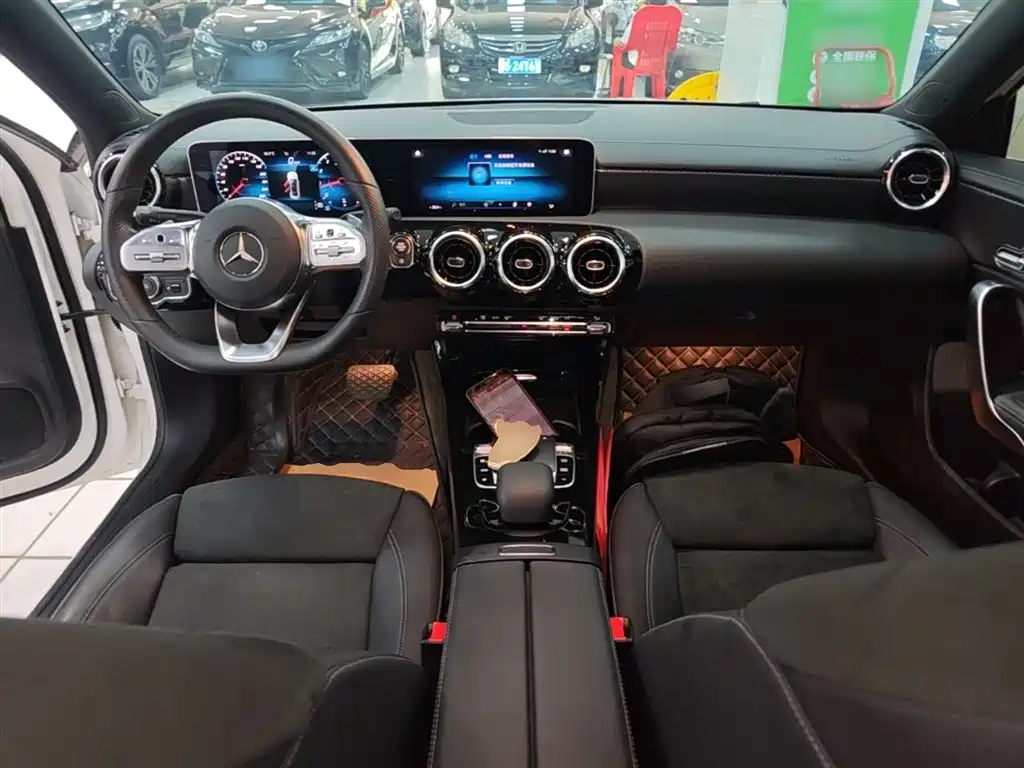Mercedes-Benz A-Class 2019 A 200 L Sport Sedan фото 10