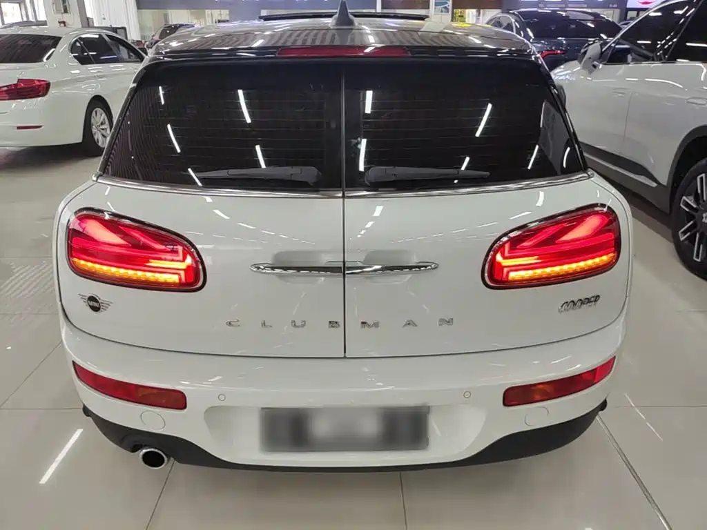 MINI CLUBMAN 2024 2023 Facelift 1.5T COOPER Connoisseur
