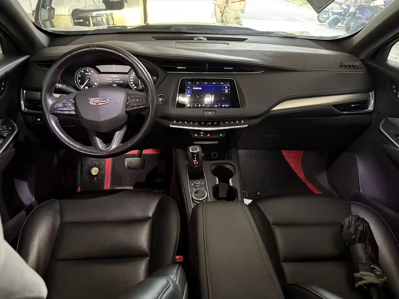 Cadillac XT4 2018 28T FWD Leading Sport Edition фото 7