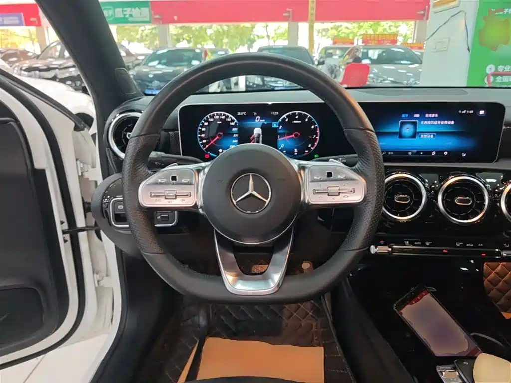 Mercedes-Benz A-Class 2019 A 200 L Sport Sedan фото 11