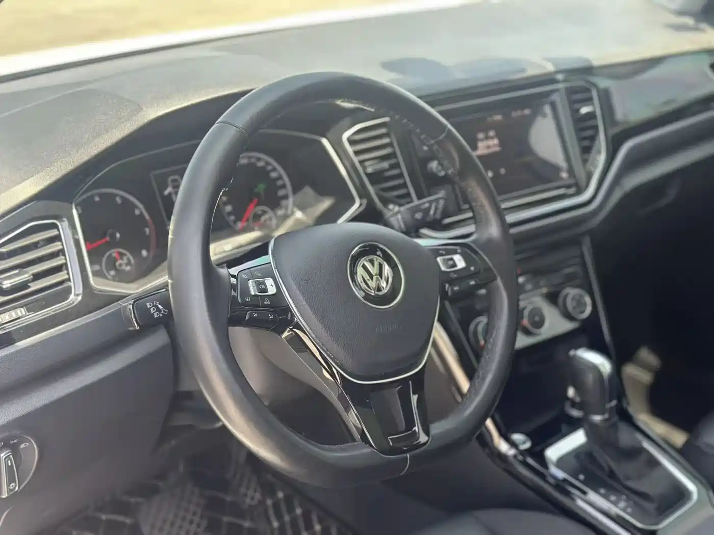 Volkswagen T-ROC 2019 280TSI DSG 2WD Comfort Type China V фото 6