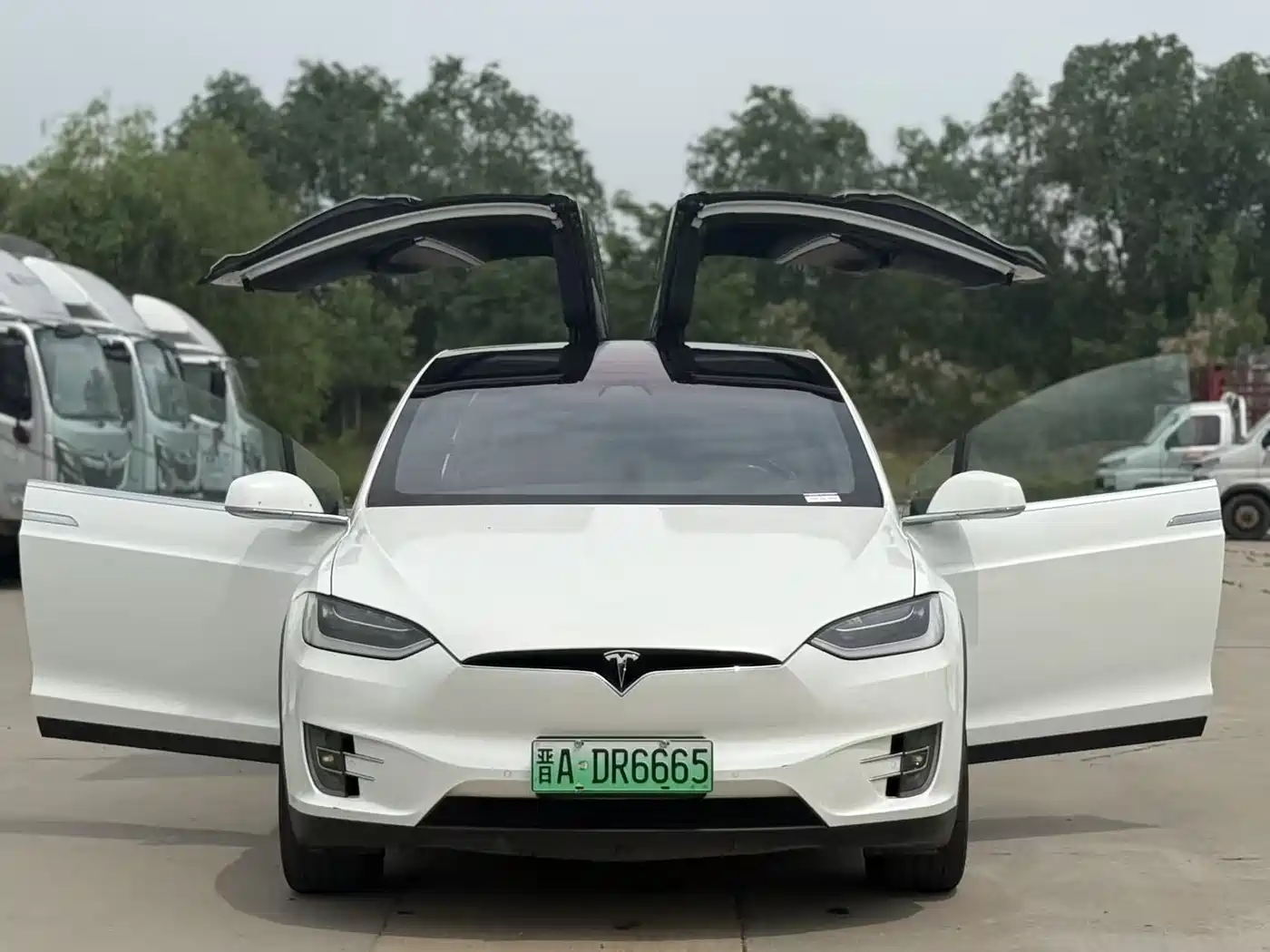 TESLA MODEL X
