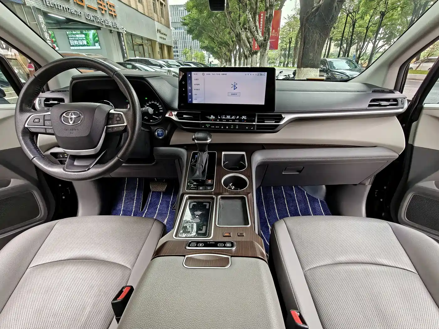 Toyota Granvia 2023 2.5L Hybrid Prestige PLUS Edition фото 9