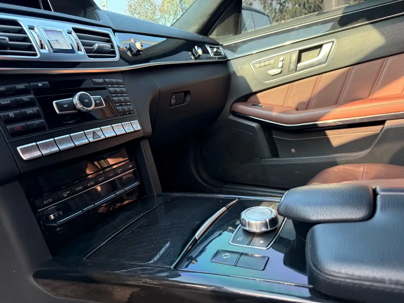 Mercedes-Benz E-Class 2014 E 300 L Sport Luxury фото 14