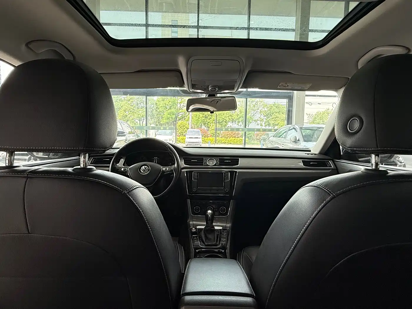 Volkswagen Passat 2017 330TSI DSG Prestige фото 15