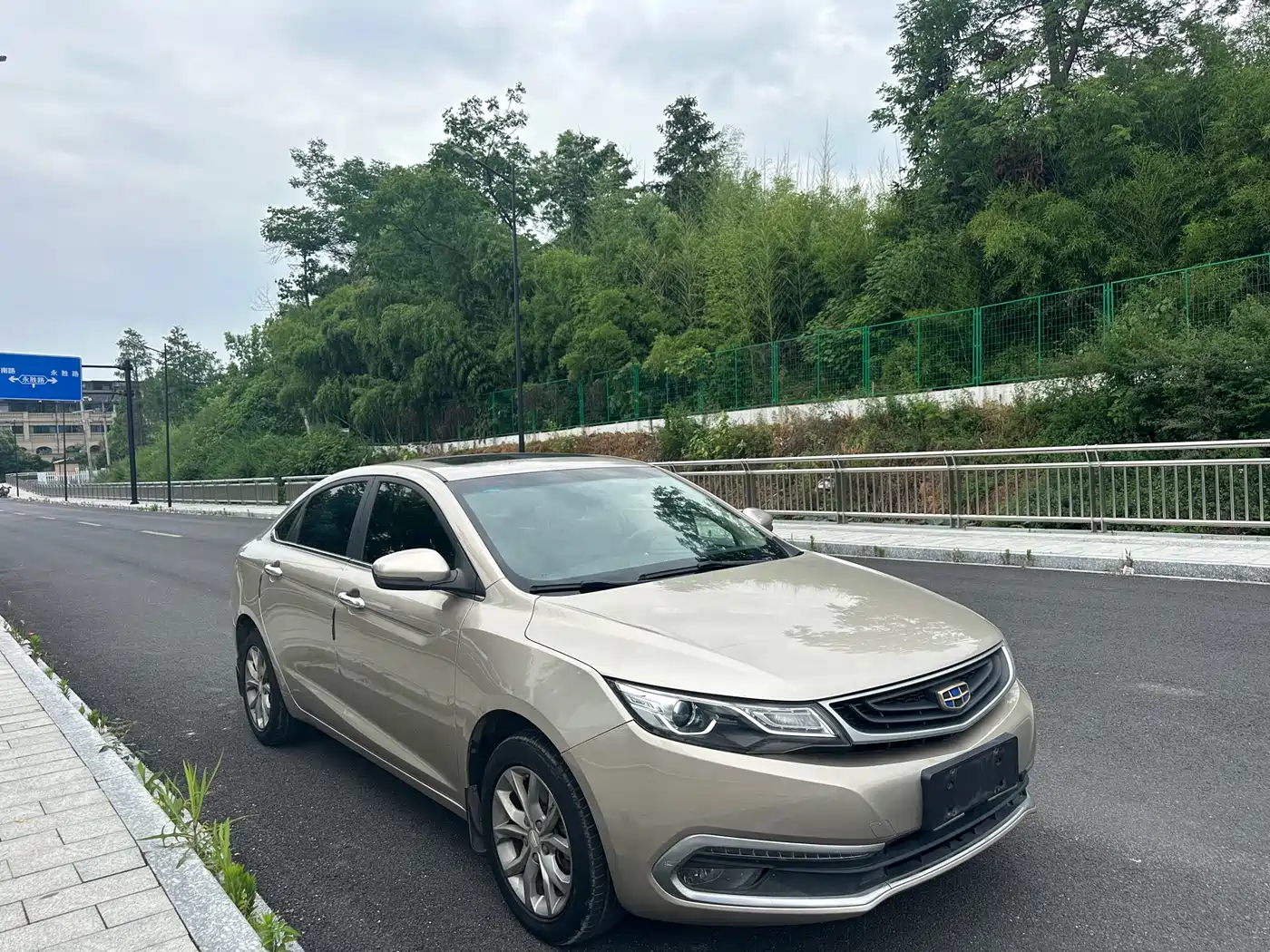 Geely Emgrand GL 2017 2017 1.8L DCT Elite