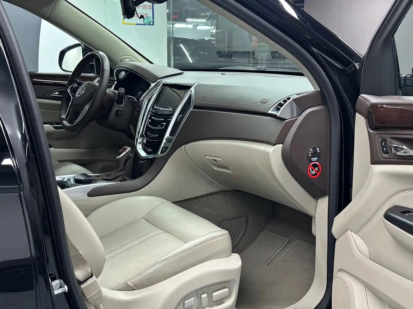 Cadillac SRX 2014 3.0L Luxury Model фото 9