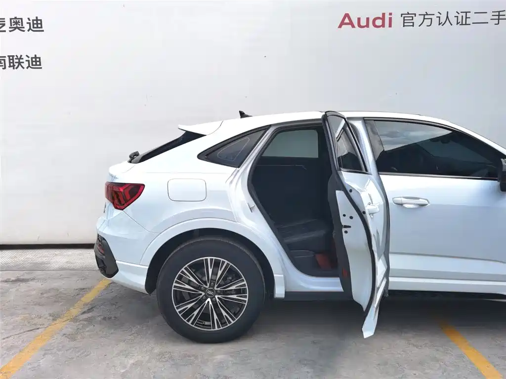 Audi Q3 Sportback 2024 35 TFSI Progressive фото 24