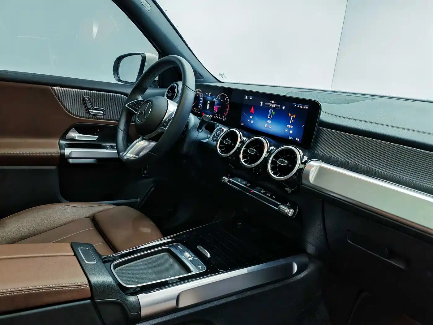 Mercedes-Benz GLB 2025 Model GLB 200 Dynamic Edition фото 7