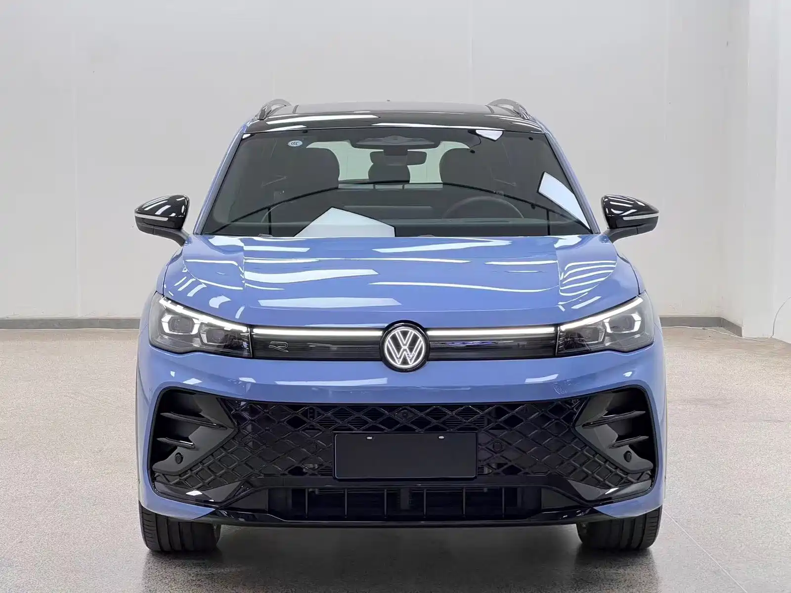 Фото 2 - Volkswagen Tiguan L