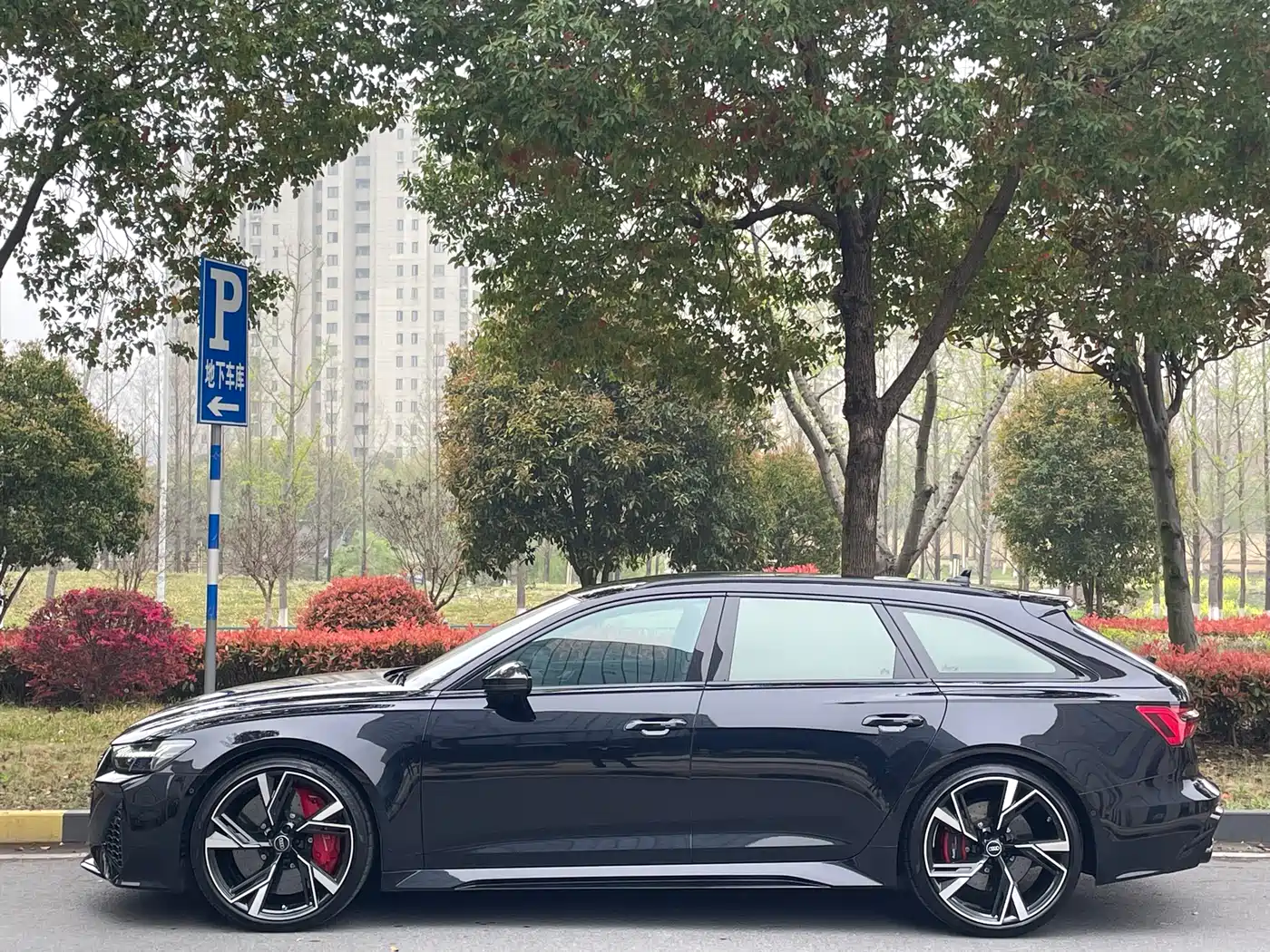 AUDI RS 6