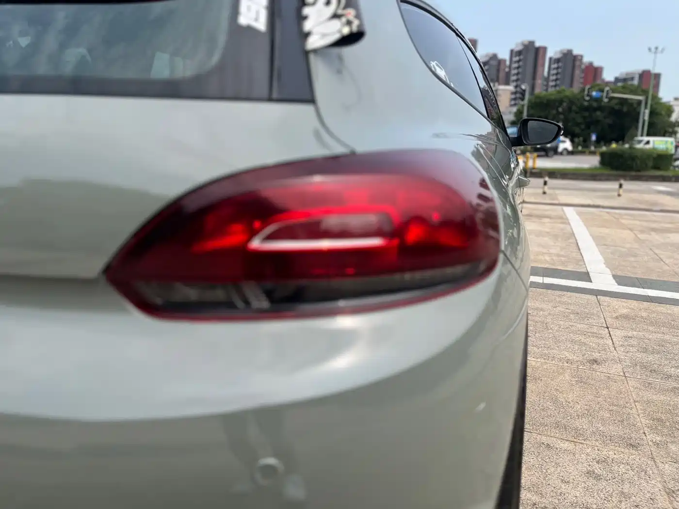Volkswagen Scirocco 2011 Model R 2.0TSI фото 11