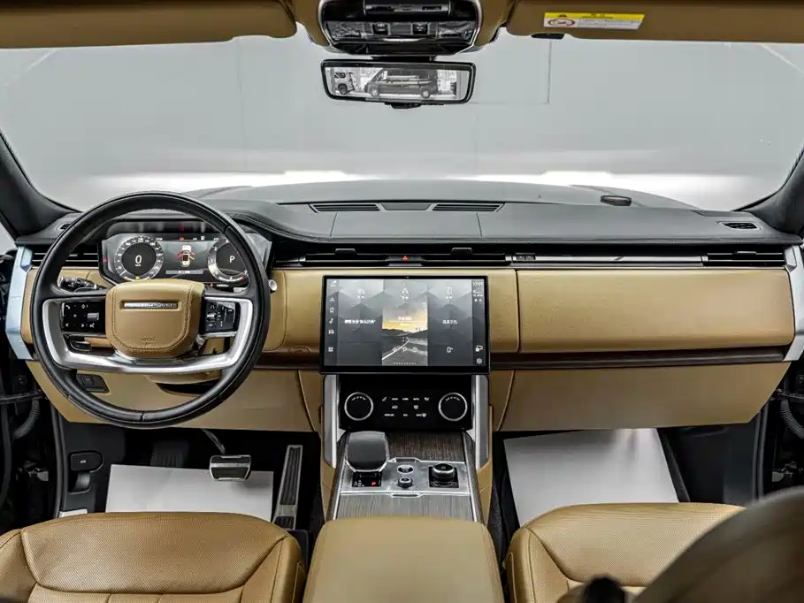 Land Rover Range Rover 2023 3.0 L6 360PS Golden Age Edition фото 21