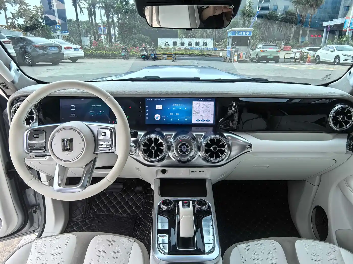 TANK CO CREATION TANK 300