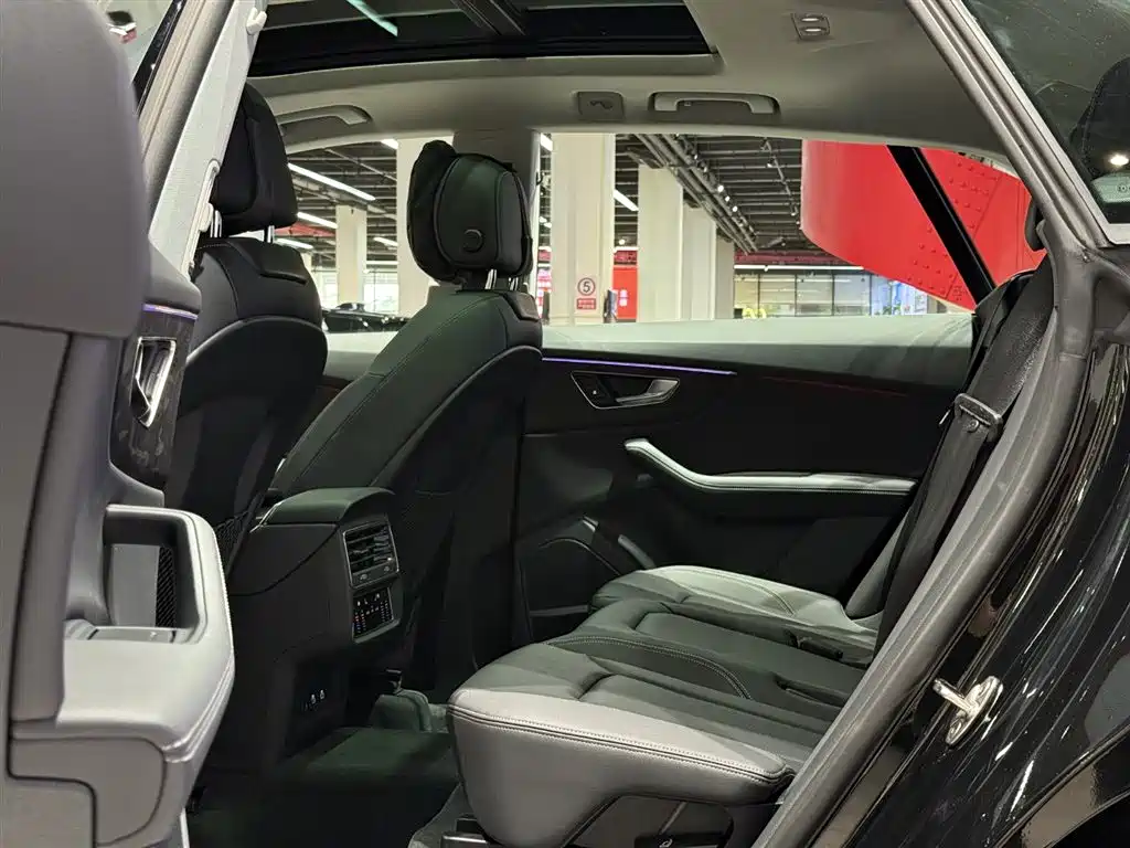 Audi Q8 2024 55 TFSI Luxury Sport фото 17