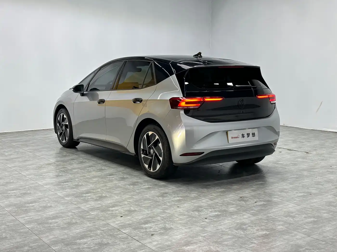 Volkswagen ID.3 2024 Outstanding Edition фото 6
