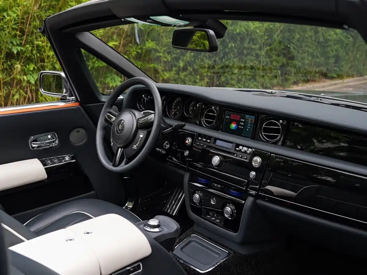 Фото 17 - Rolls-Royce Phantom