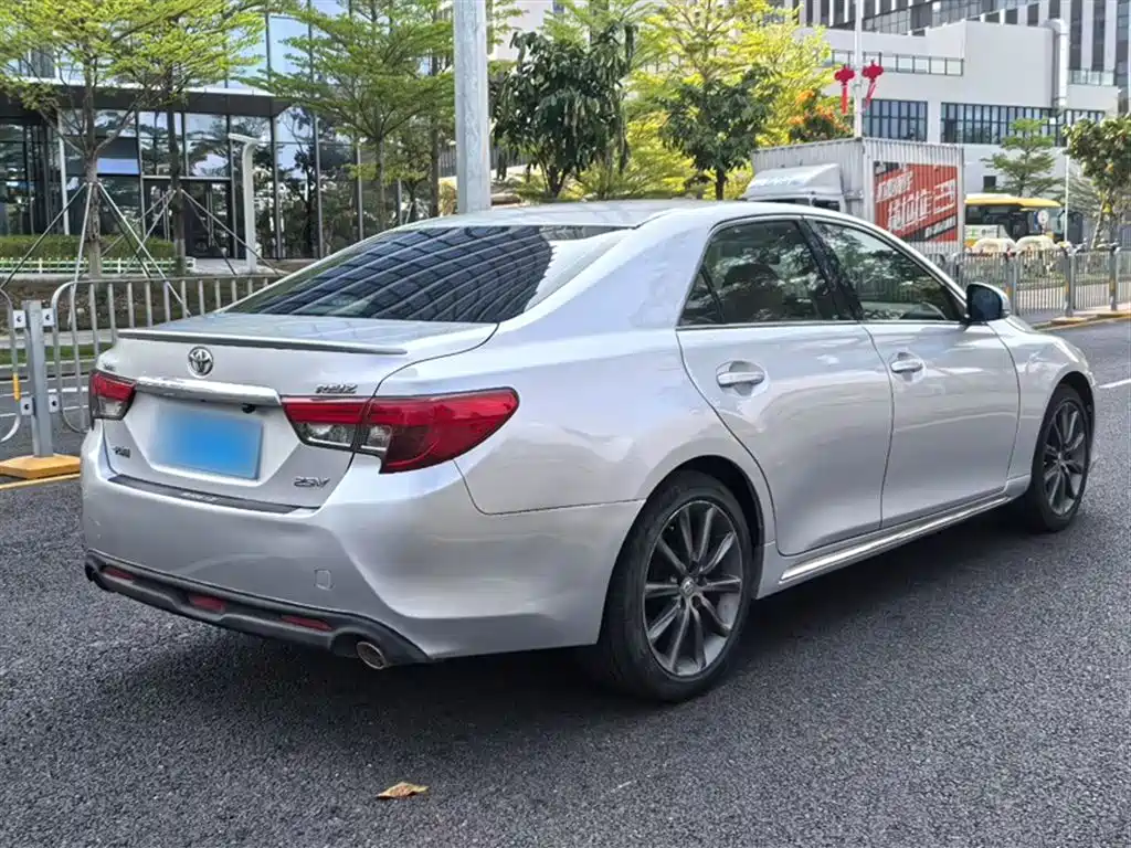 Toyota Reiz 2013 2.5V Premium Edition фото 24