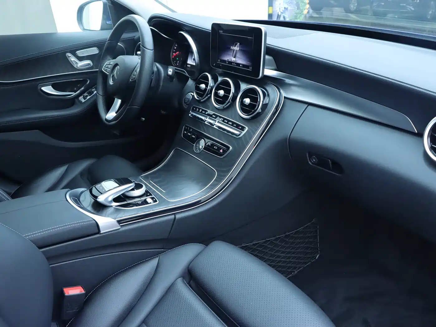 Mercedes-Benz C-Class 2017 Facelift C 200 L Sport Edition фото 9