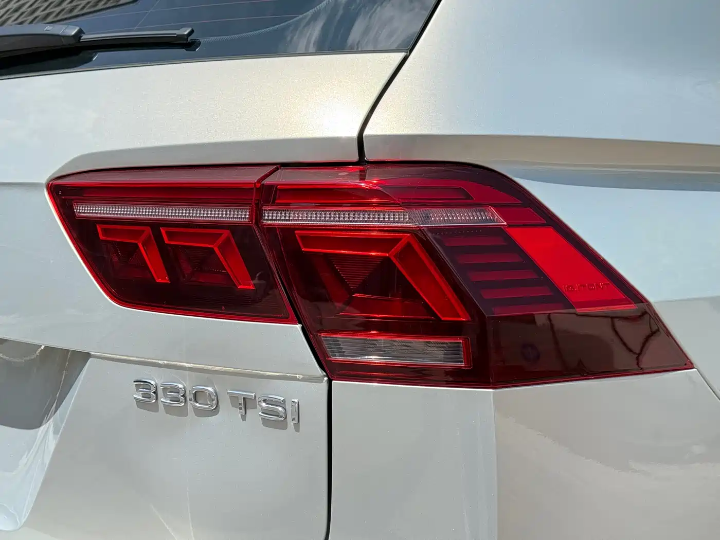Volkswagen Tiguan L 2023 Facelift 330TSI Auto FWD R-Line Premium фото 44