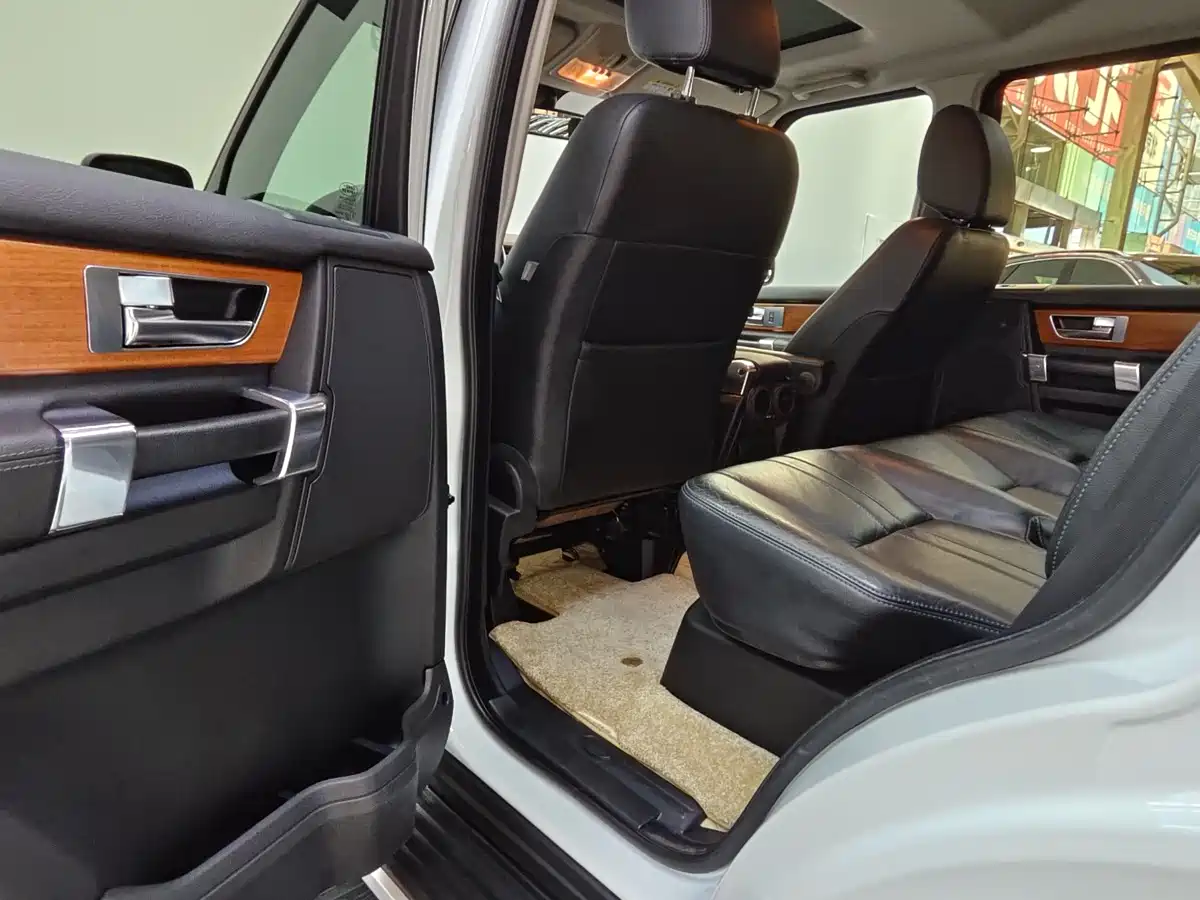 Land Rover Discovery 2012 5.0 V8 SE фото 10
