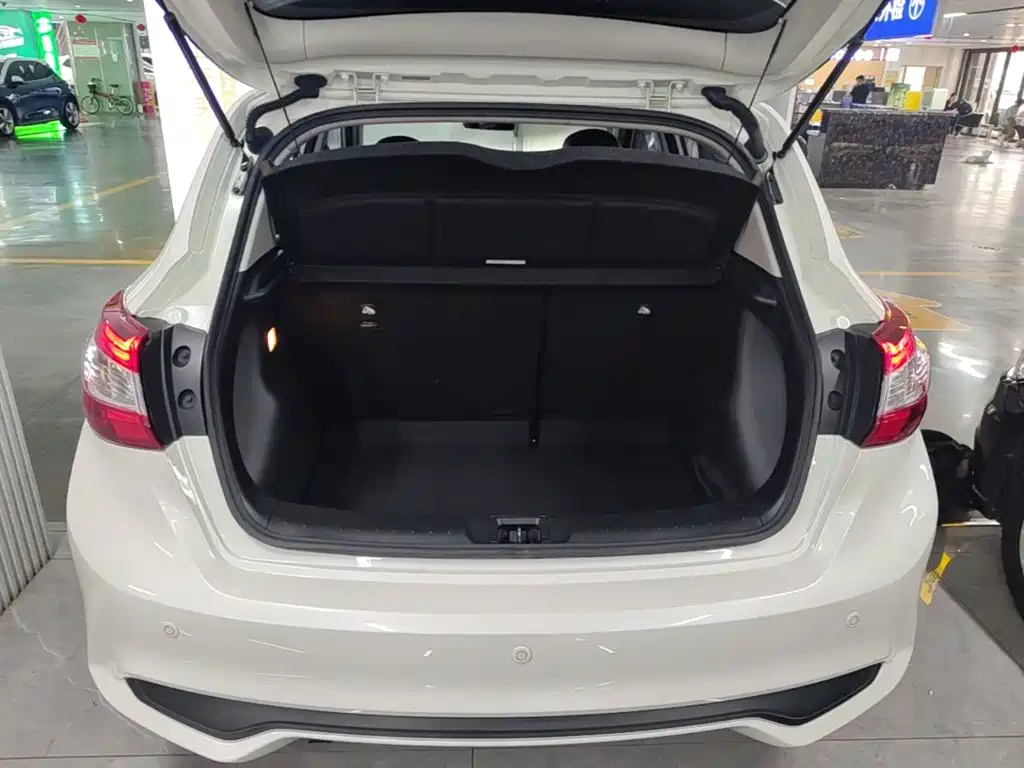Nissan Tiida, миниатюра 19