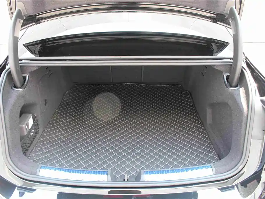 Photo 14 - Audi A6L
