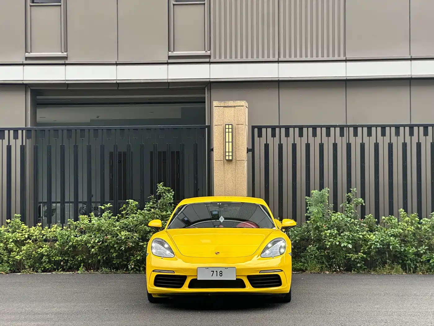 Porsche 718 2018 Cayman 2.0T фото 2