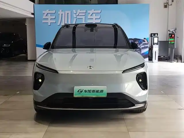 Фото 2 - NIO ES6