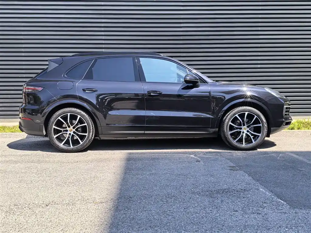 Porsche Cayenne New Energy 2021 Cayenne E-Hybrid 2.0T фото 6