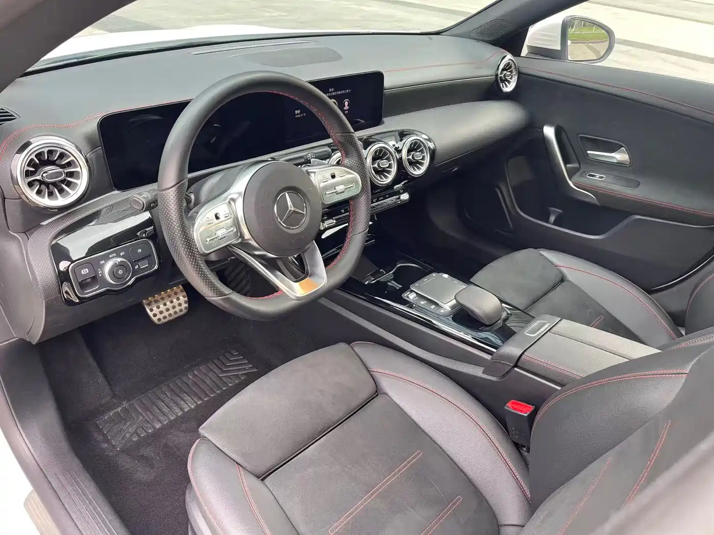 Mercedes-Benz CLA (Import) 2021 CLA 200 фото 9