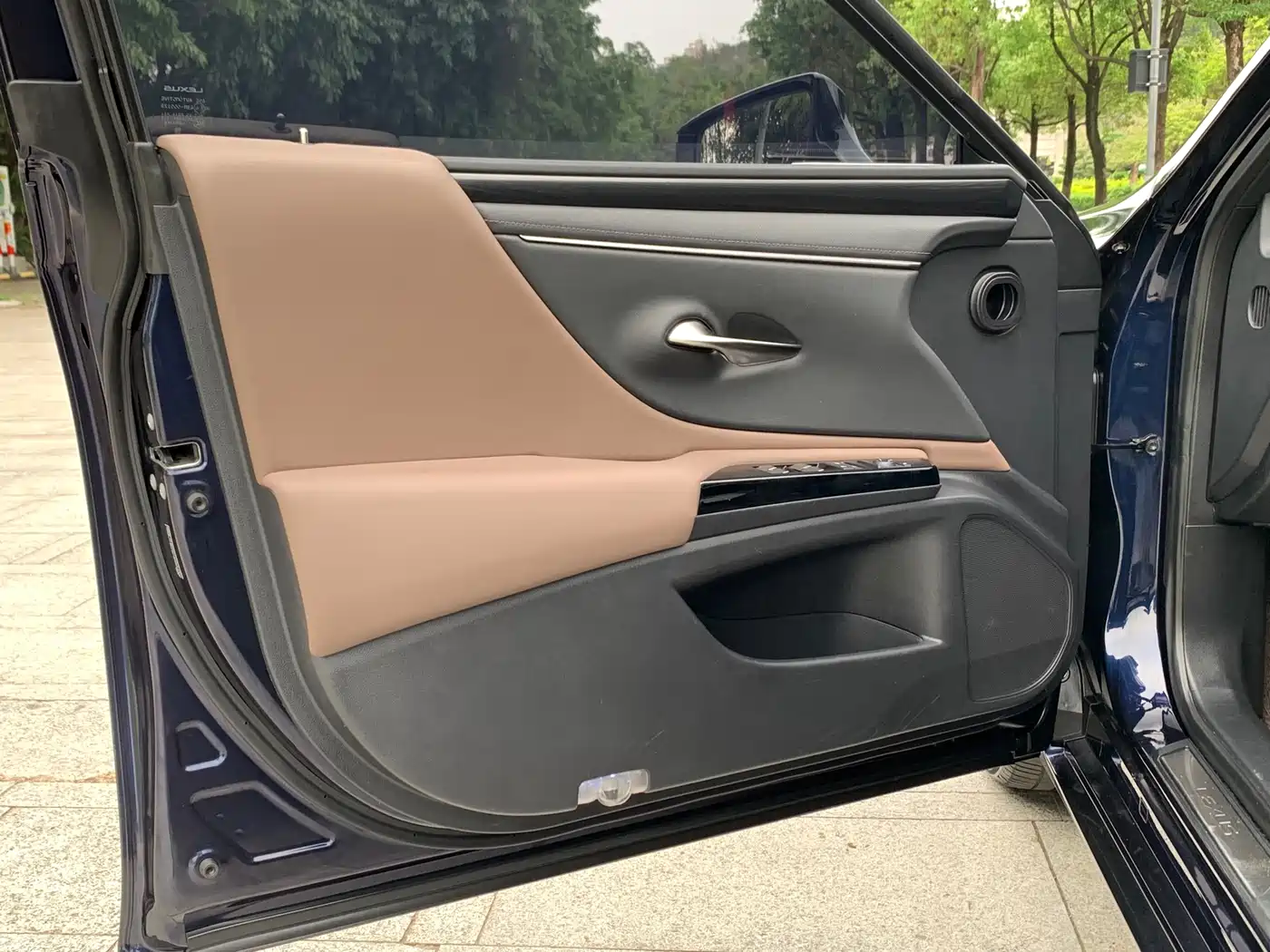 Lexus ES 2024 200 Premium Edition фото 9
