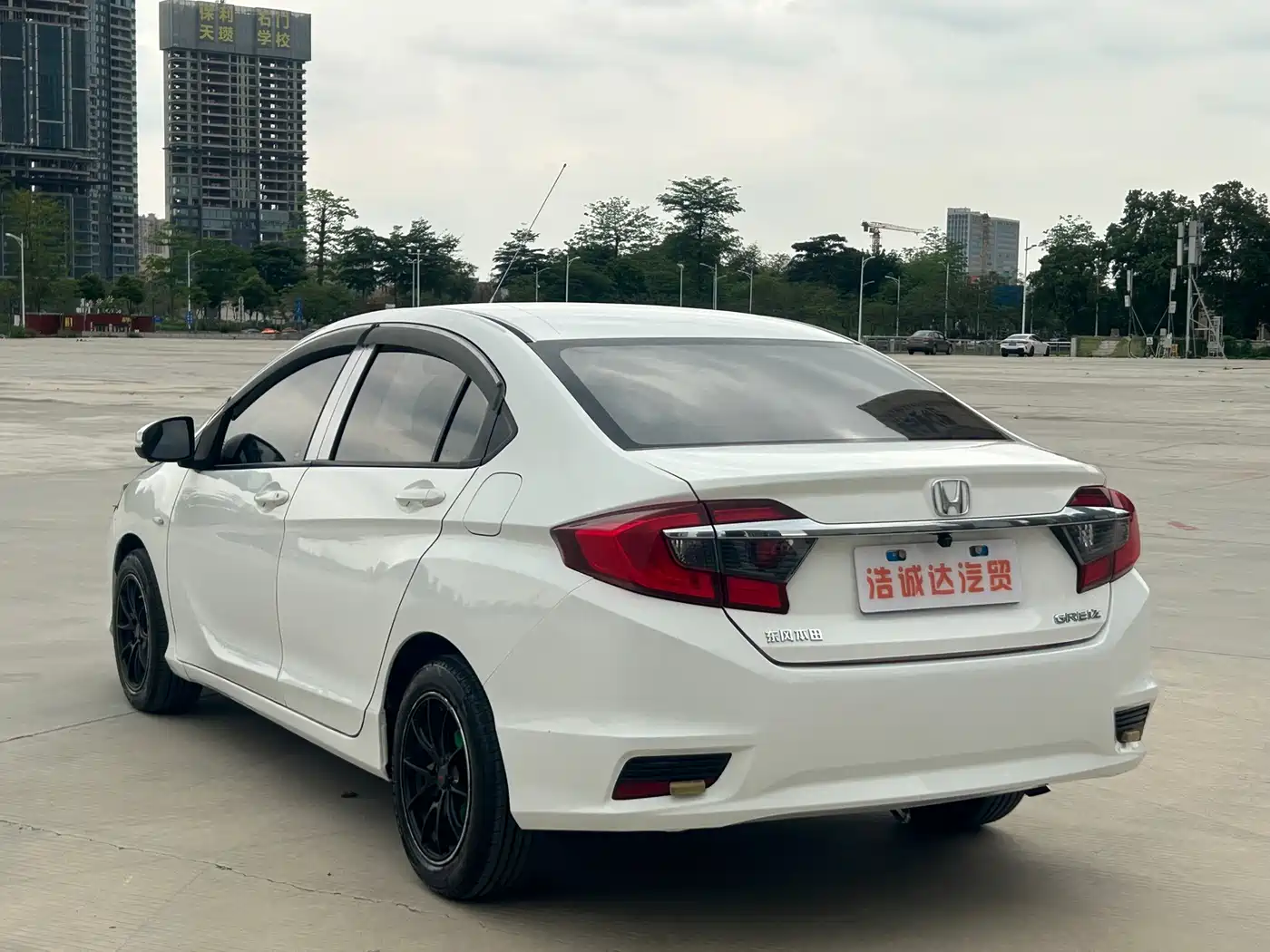 Honda Greiz 2016 2016 1.5L CVT Classic Edition