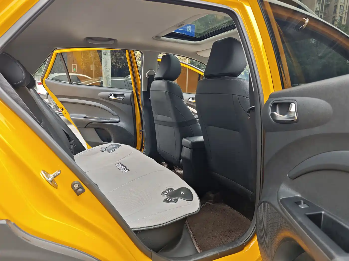Kia KX1 2021 1.4L CVT Fun Sunroof Version фото 12