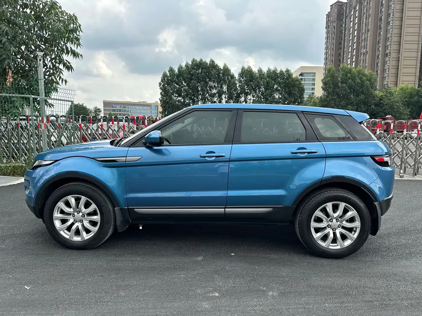 Land Rover Range Rover Evoque 2015 2.0T 5-Door Fashion Edition фото 8