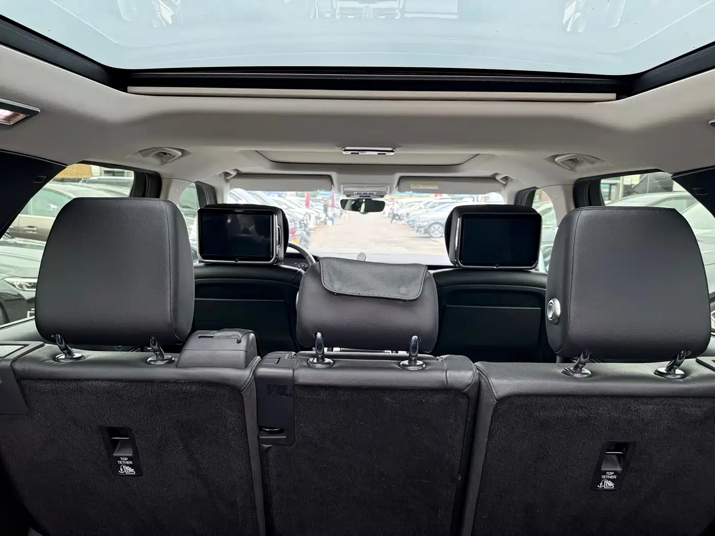 Land Rover Discovery 2018 2.0T SE фото 14