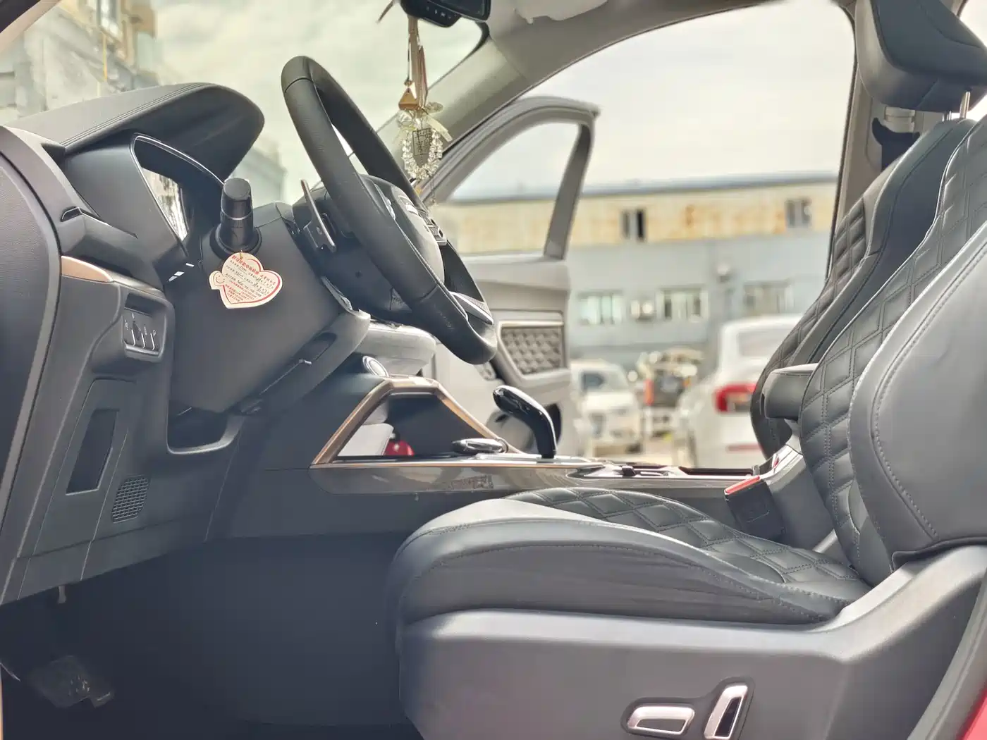 Photo 11 - Haval H6