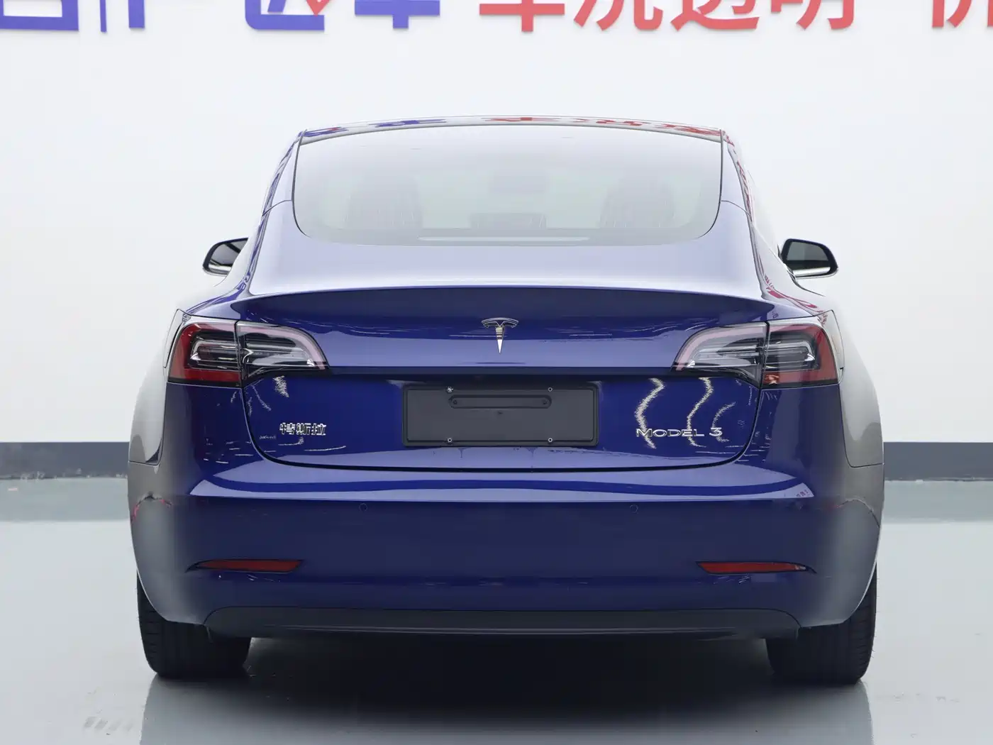 Фото 22 - Tesla Model 3