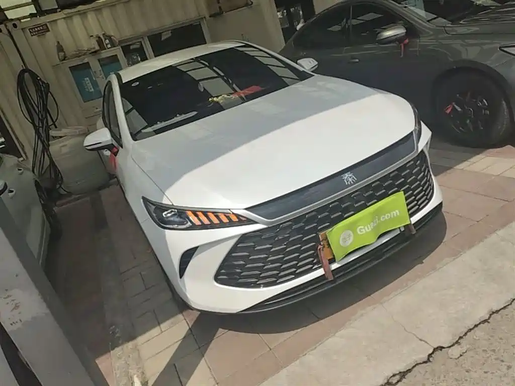 BYD Qin PLUS 2025 DM-i Smart Drive 55KM Leader фото 4