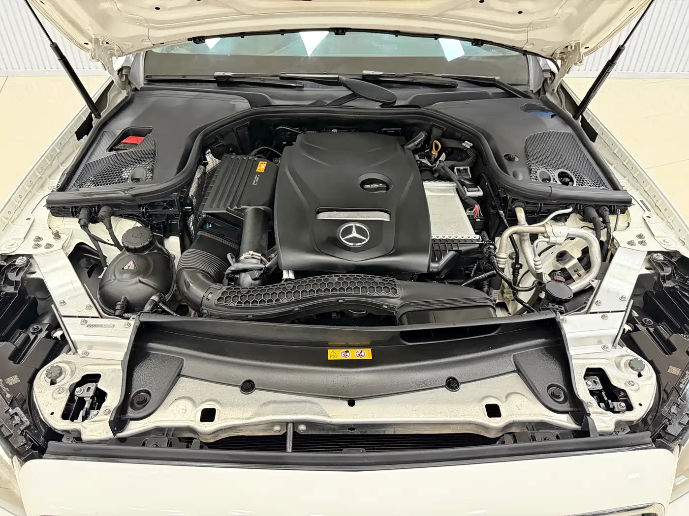 Mercedes-Benz E-Class 2019 E 200 L Sport фото 27