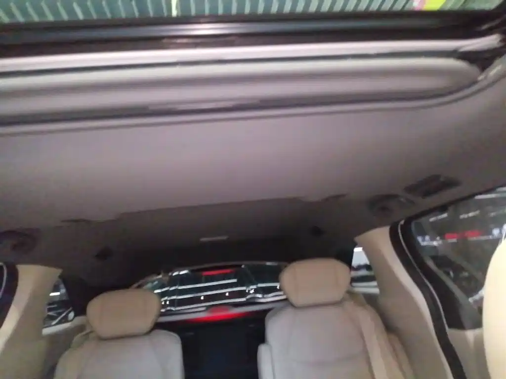 Toyota Sienna 2023 2.5L Hybrid Premium Edition фото 18