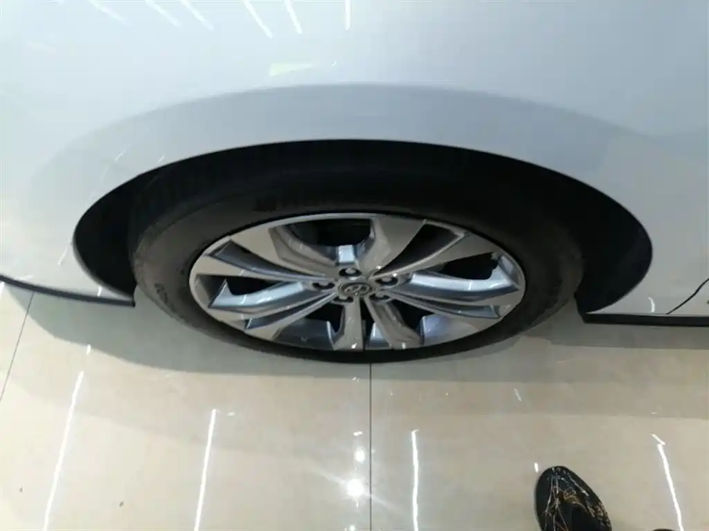 Toyota Sienna 2023 2.5L Hybrid Premium Edition фото 23